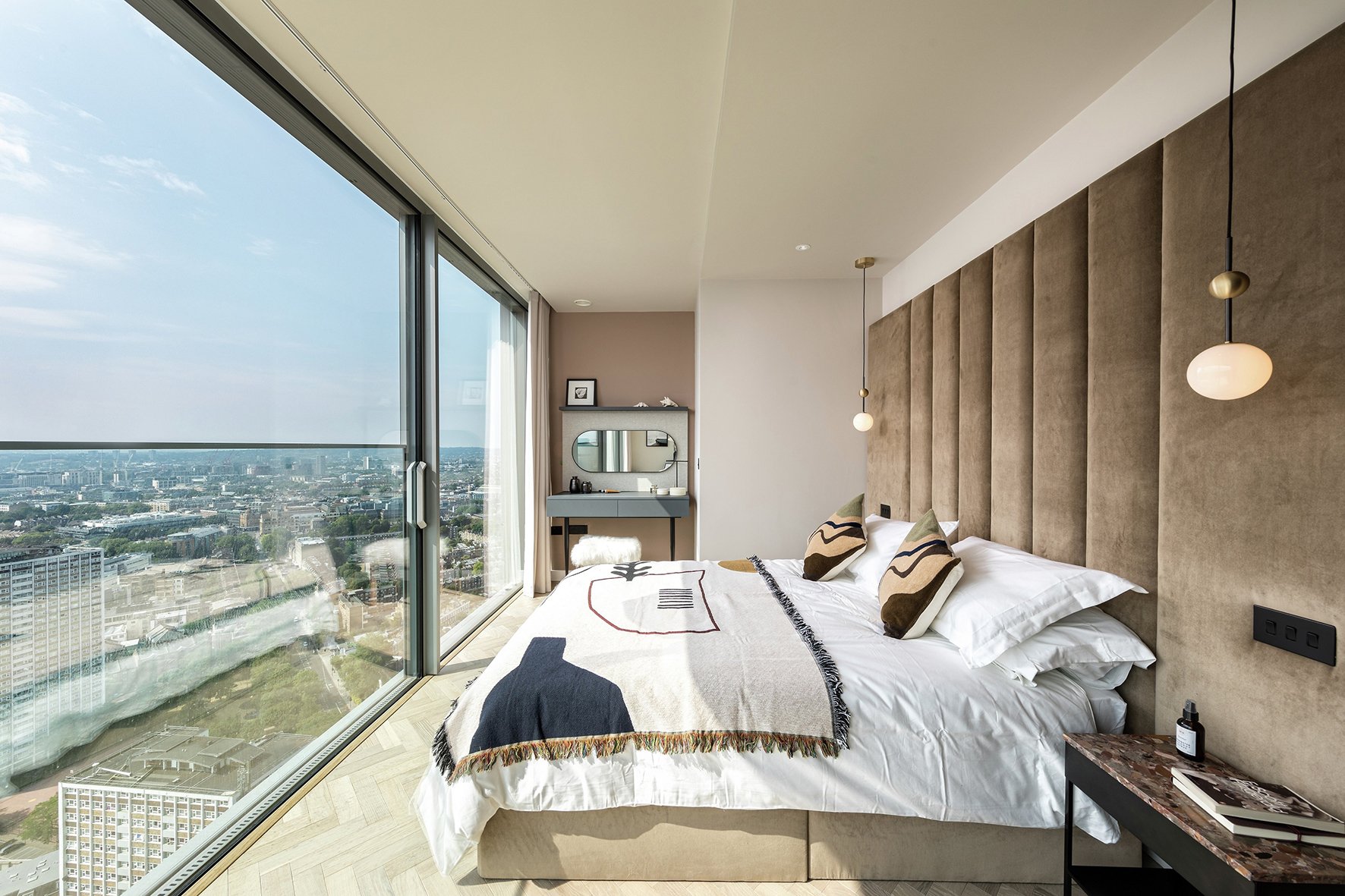 Bedroom in 250 City Road next to City of London